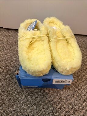 Hey Dude Luminary Green Plush Slip-On Slippers